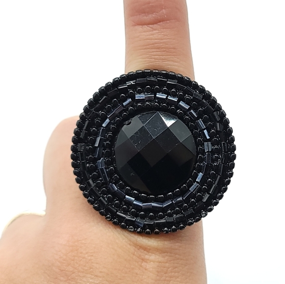 Black rhinestone beaded stretch ring - Picture 2 of 6
